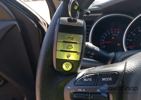 2015 Kia Optima Lx из США, поврежденный, VIN 5XXGM4A72FG498523